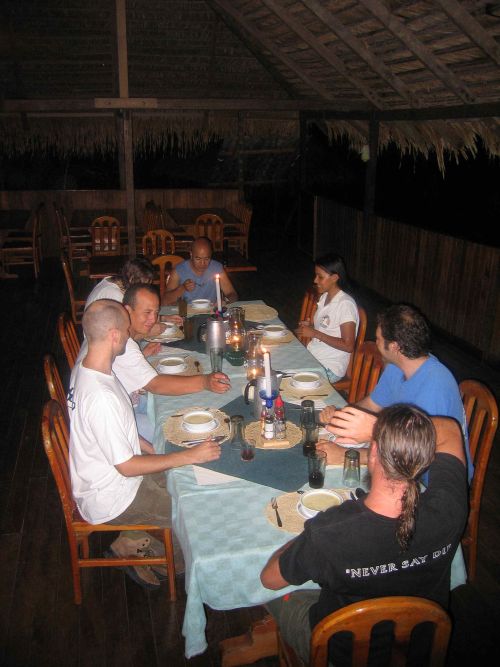 LODGE �COLOGIQUE DE NATURE D'ECOAMAZONIA AVEC ANIMAUX: Y compris dans le Cuyabeno Lodge: Les repas comprennent le caf�, le th� et de l'eau en bouteille