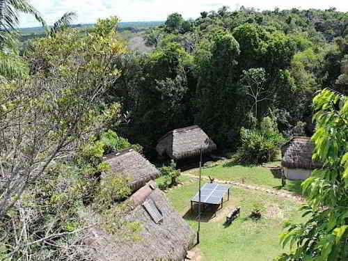 LODGE �COLOGIQUE DE NATURE D'ECOAMAZONIA AVEC ANIMAUX: Pannaux solaires dans le Lodge d'Amazonie Cuyabeno