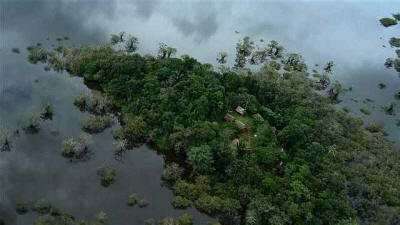 KLIMA UND WETTER IM AMAZONAS REGENWALD, ECUADOR: Cuyabeno Lodge aus dem Luft
