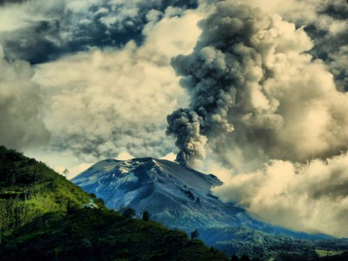 Aktive Vulkane Ecuador: Tungurahua Vulkan