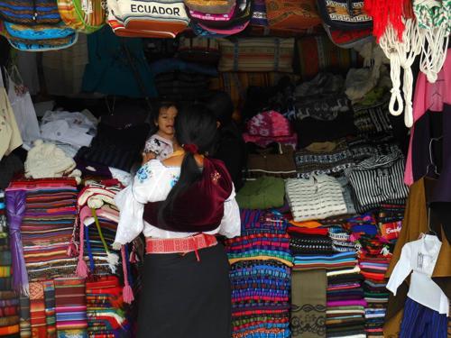 7 BEST ART, HANDICRAFTS MARKETS OF ECUADOR: Art stall at Ejido Park, Quito, Ecuador