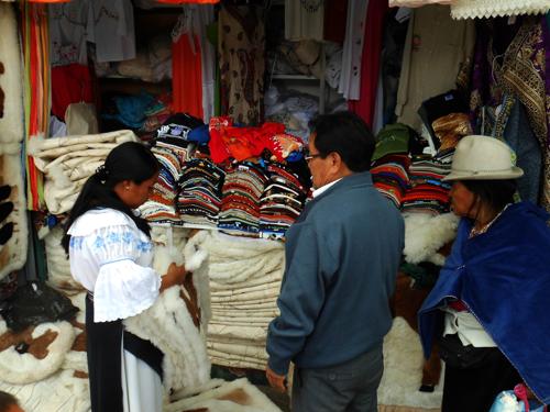 7 BEST ART AND CRAFTS MARKETS OF ECUADOR: Table Cloths at art market, Quito, Ecuador