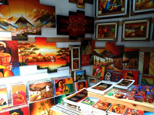 7 BEST ART, HANDICRAFTS MARKETS OF ECUADOR: Paintings stall at Mariscal art market