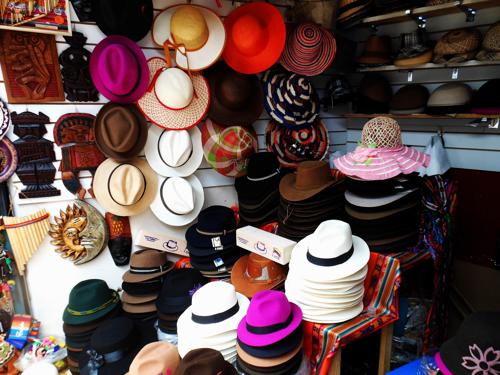 7 BEST ART AND CRAFTS MARKETS OF ECUADOR: Panama hats at art market, Quito, Ecuador