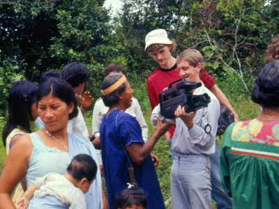 Amazonas Abenteuerreisen Ecuador Archivbild: An entire Siona family including babies participated in the first Cuyaeno ecotour in 1986.