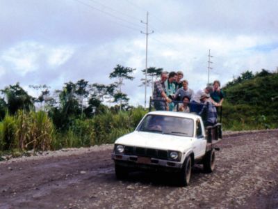 Amazonas Abenteuerreisen Ecuador Archivbild: Adventurous ride on the first ecotour to Cuyabeno in 1986.