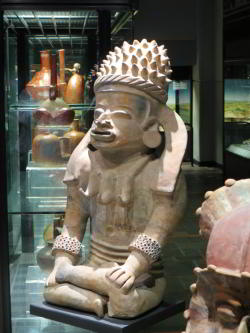 MUSEUMS IN QUITO: Pre-inca king, ceramic figure, Casa de Cultura, Quito, Ecuador
