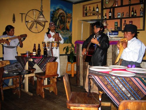 Aktive Vulkane Ecuador: Andenmusik