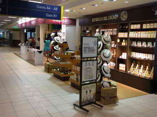 QUITO AIRPORT CODE  [UIO] & DEPARTURES: last minute souverir shops