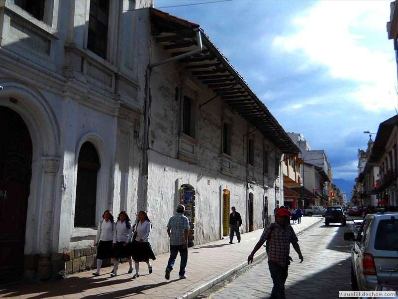cuenca_colonial_street