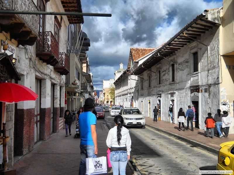cuenca_colonial_streets_ecuador