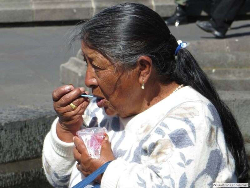 indian-woman-quito-ecuador