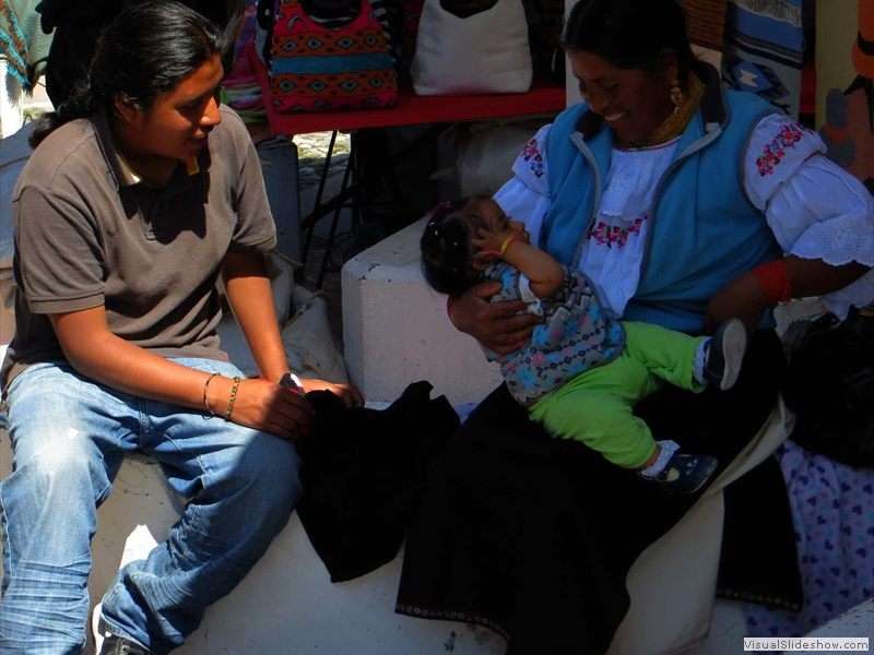 otavalo_indian_family