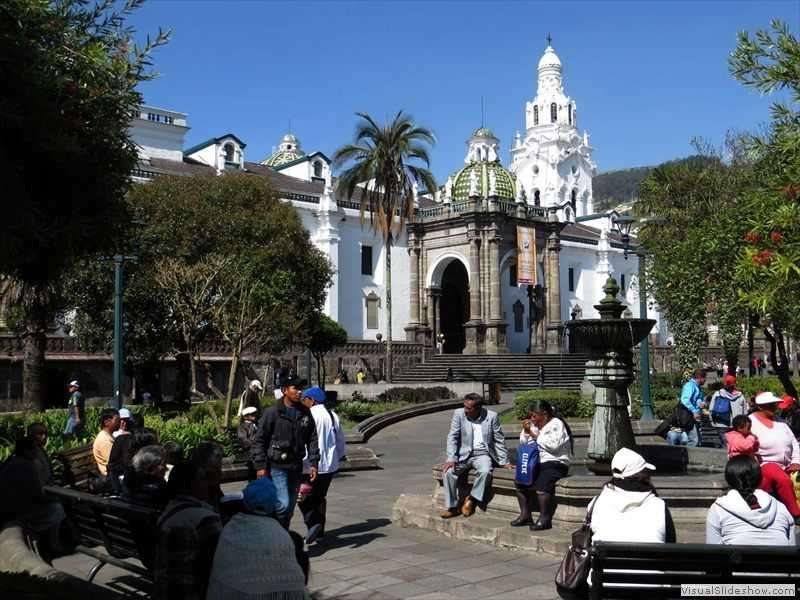 plaza-de-la-independencia-quito