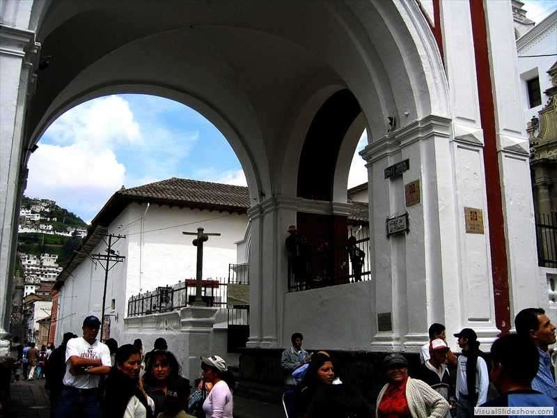 quito-arco-de-la-reina