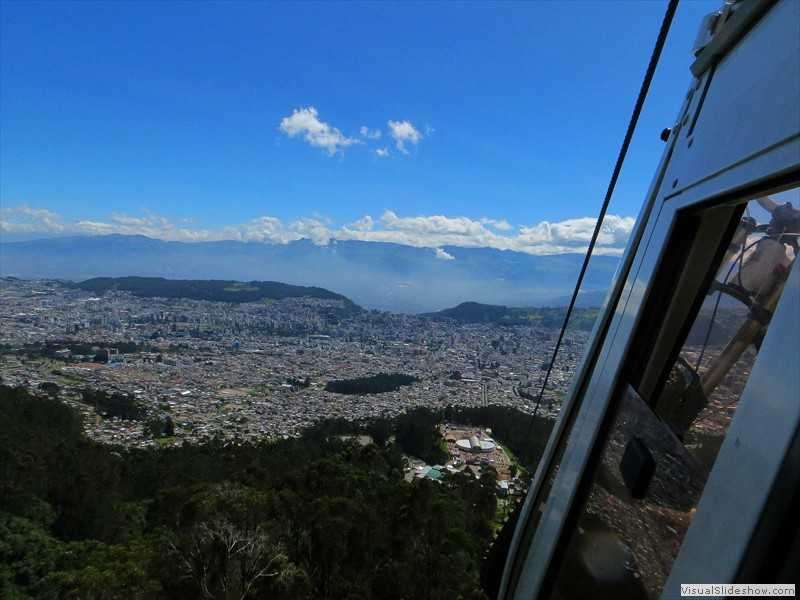 quito-from-the-cable-cart