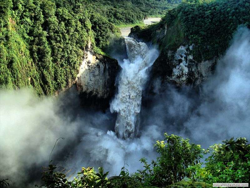 san_rafael_waterfalls_ecuador