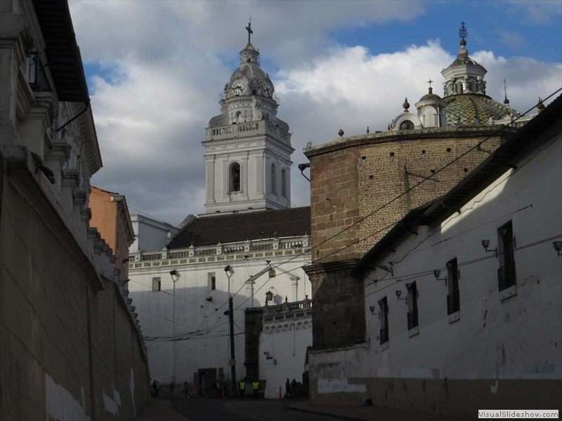 Santo-domingo-church-quito