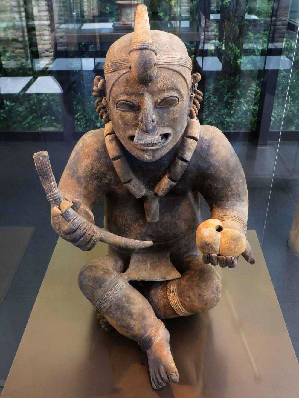 Ceramic figure at the Alabado Museum