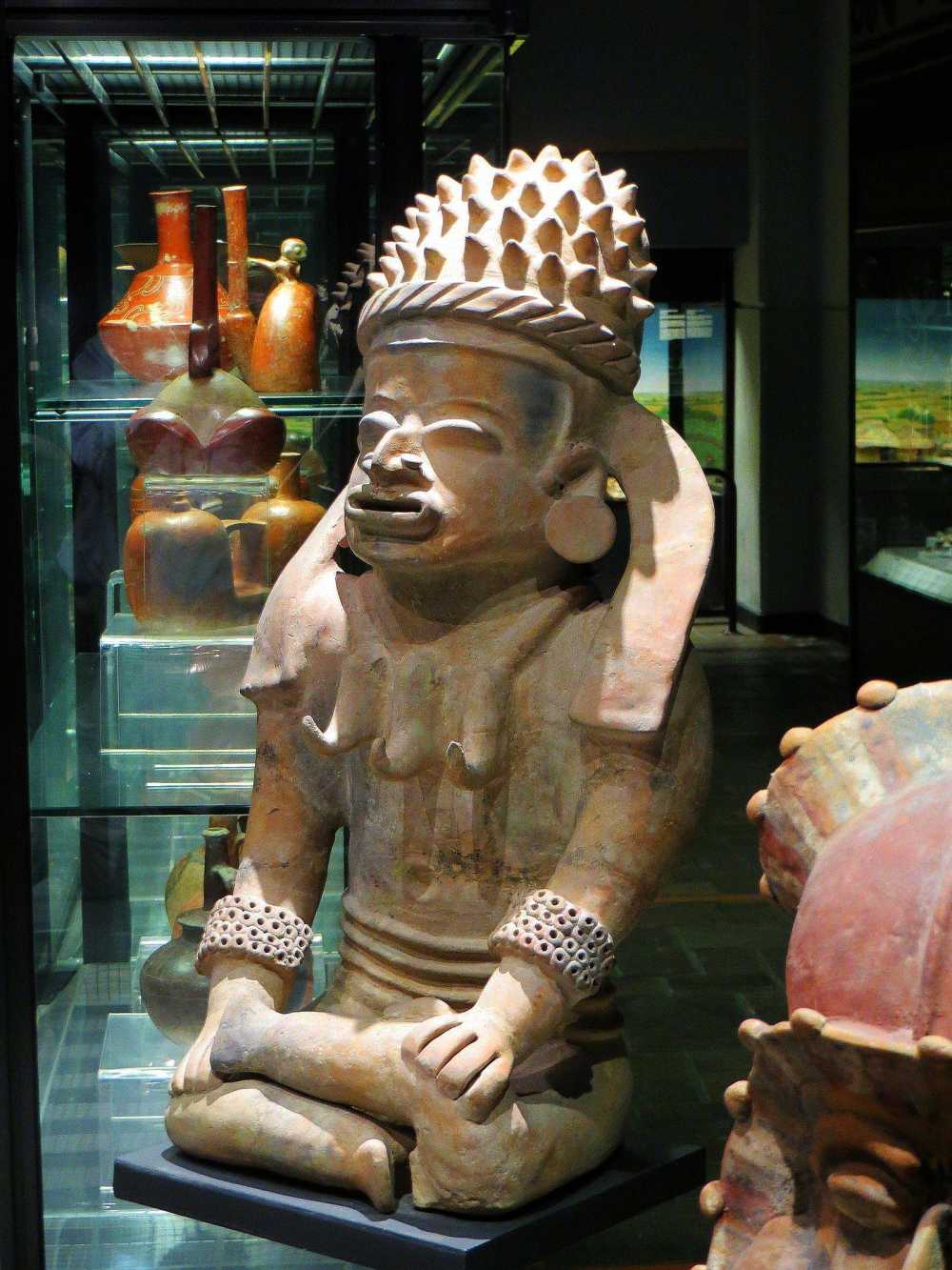 Pre-Inca ceramic statue